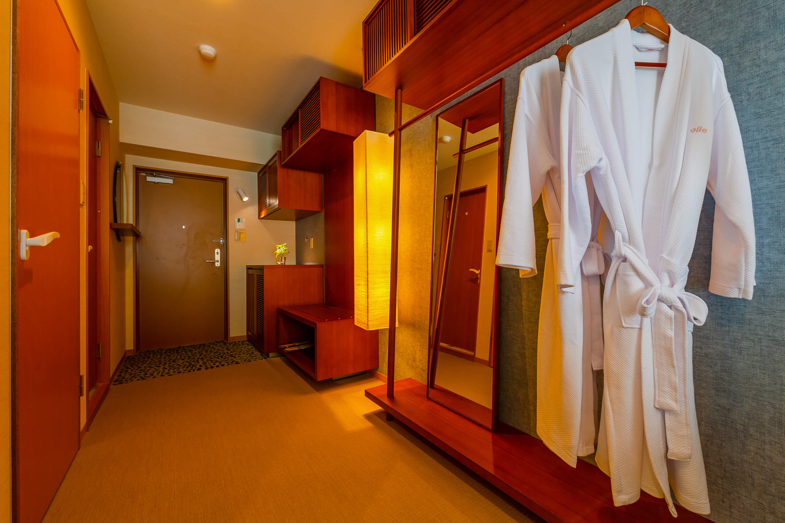 luxury-double-room-03-2560x1707